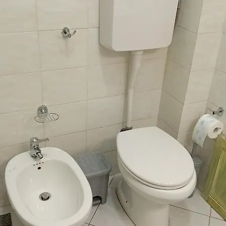 Nello's House 2 Nyaraló *